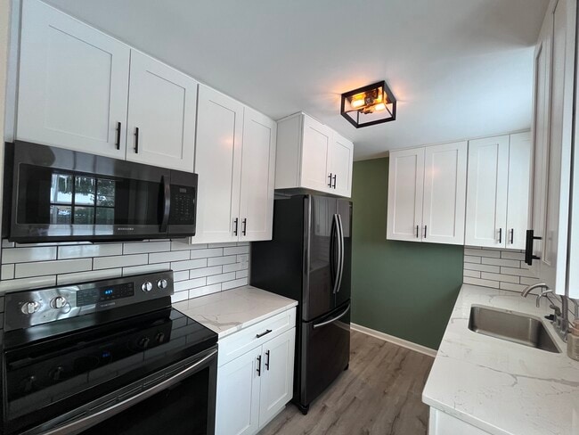 Photo - 2483 Shrewsbury Rd