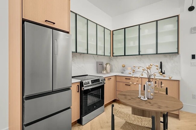 Photo - 313 E 17th St Unit 2D