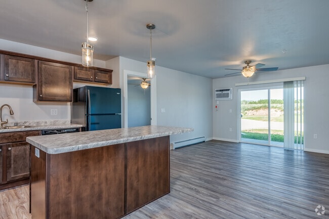 2 BR, 2 BR - 950SF