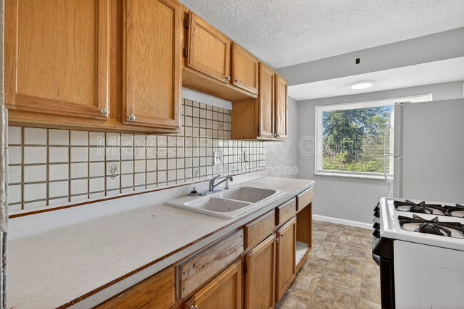 Photo - 257 Glen Garry Rd