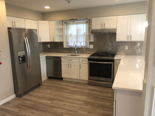 Building Photo - 227 Tuscan Rd Unit 2 Rental