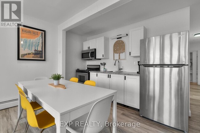 Photo - 4595 Queen St