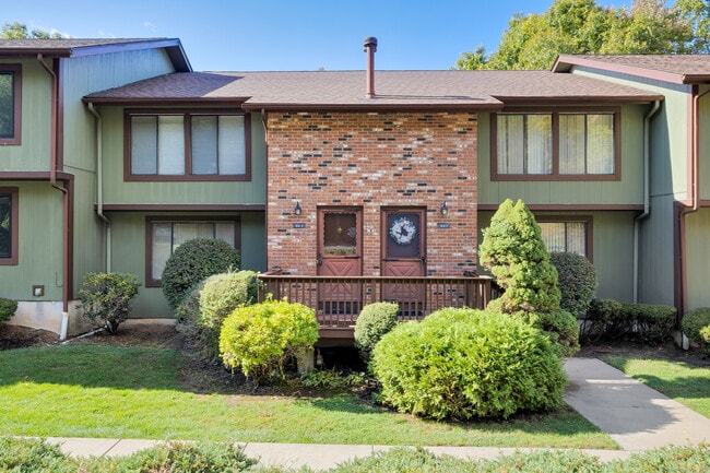 Building Photo - 103 Cliffside Dr Unit E 103