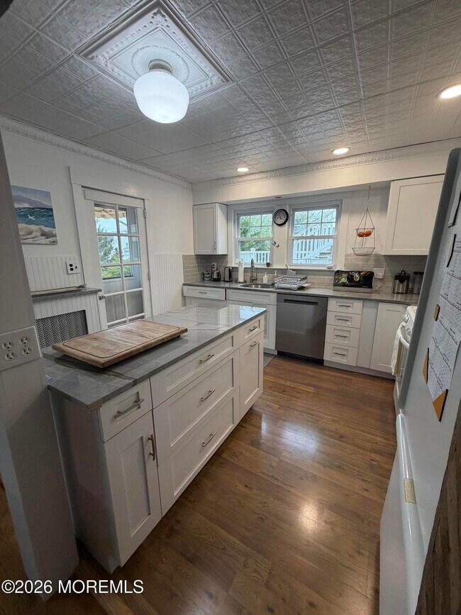 Photo - 67 E St