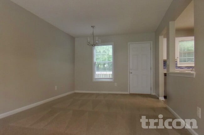 Photo - 113 Ivy Brook Dr