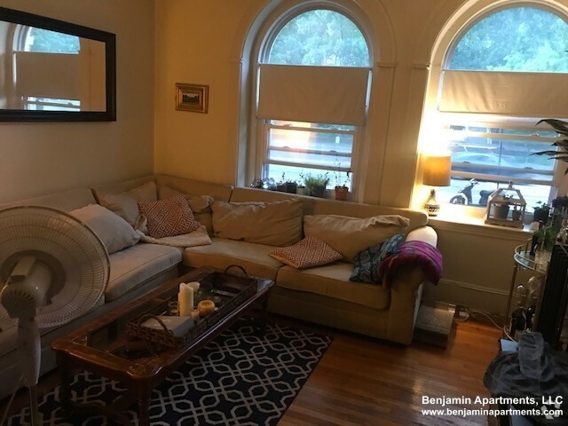 Building Photo - 1495 Beacon St Unit 1 Rental