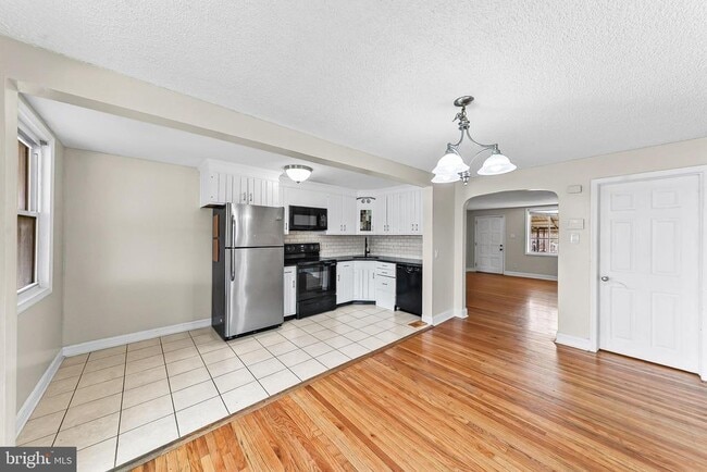 Photo - 129 Alverstone Rd