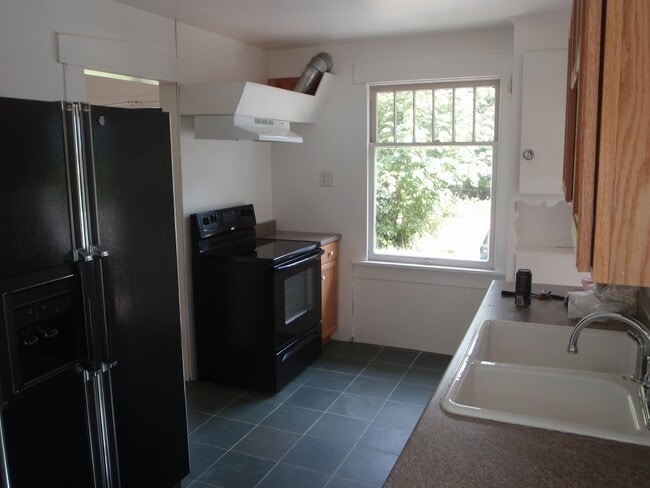 Photo - Two story, 7 Bedroom 2 Bath House on South Hill!