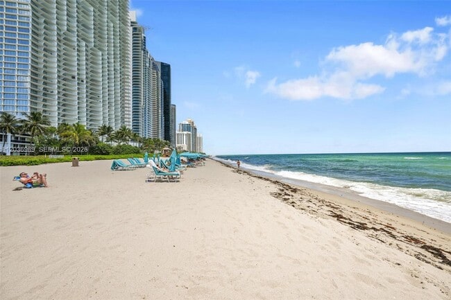 Photo - 16711 Collins Ave Unidad BC-10