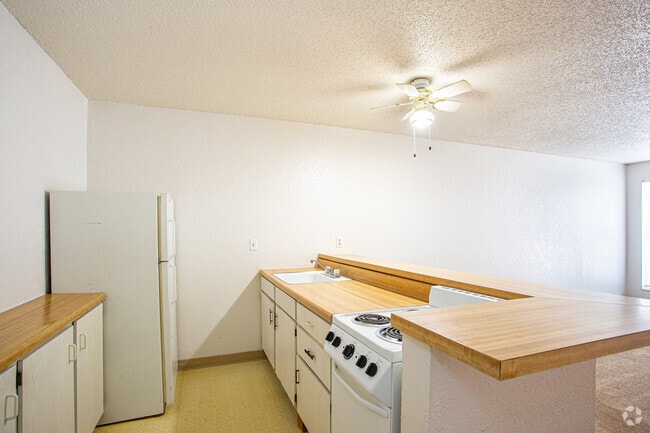 1BR, 1BA - 625 SF