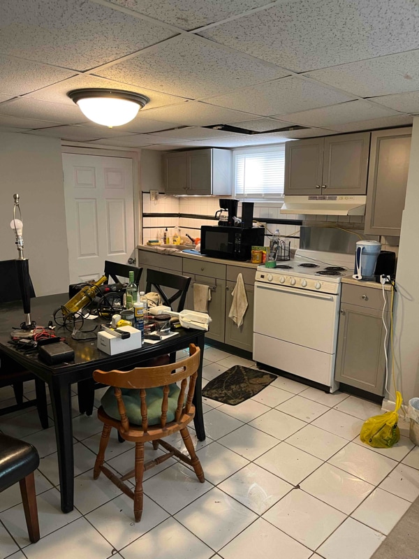 6013 12th Ave Unit Bsmt Studio