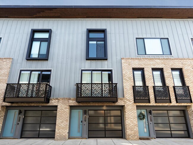 Photo - 237 Domain Way