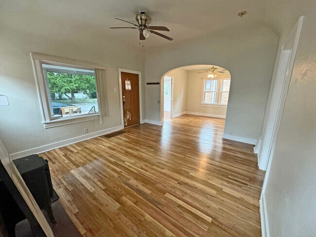 Photo - 1322 Claremont Ave