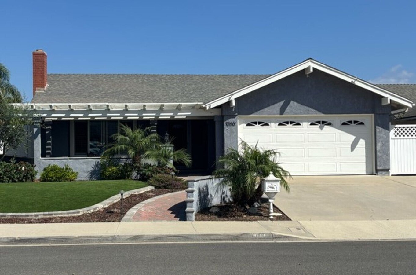 Three bedroom, two bath home in Mission Oa... - Three bedroom, two bath home in Mission Oa...