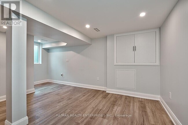 Photo - 2 Holmstead Ct