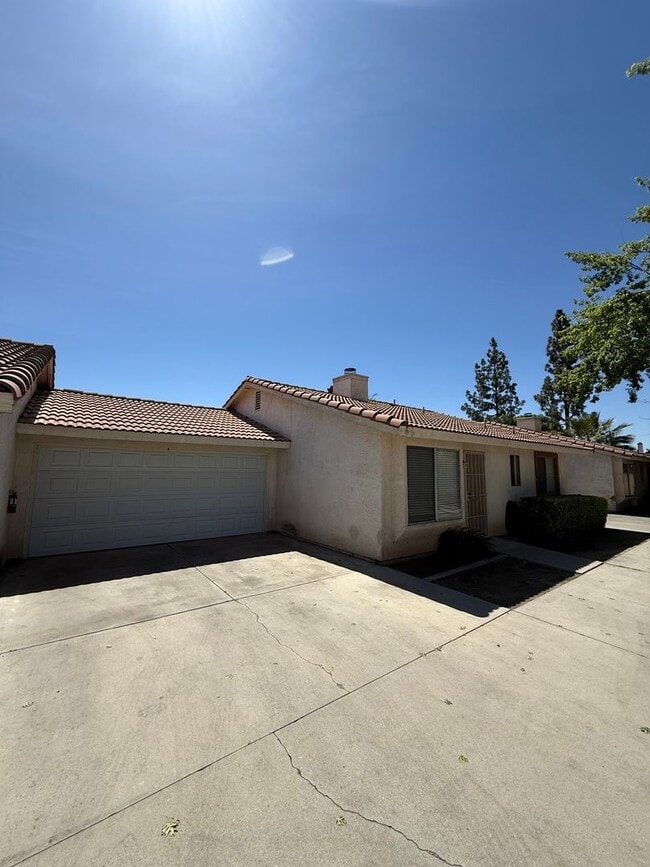 Photo - 3 Bed 2 bath in Southwest Bakersfield