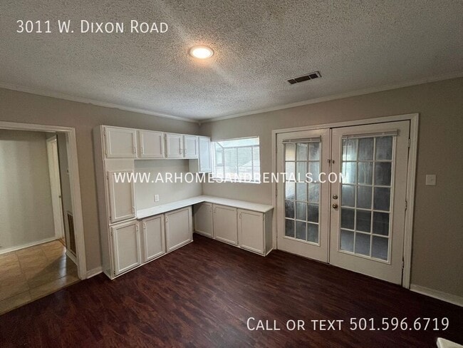 Photo - 3011 W Dixon Rd