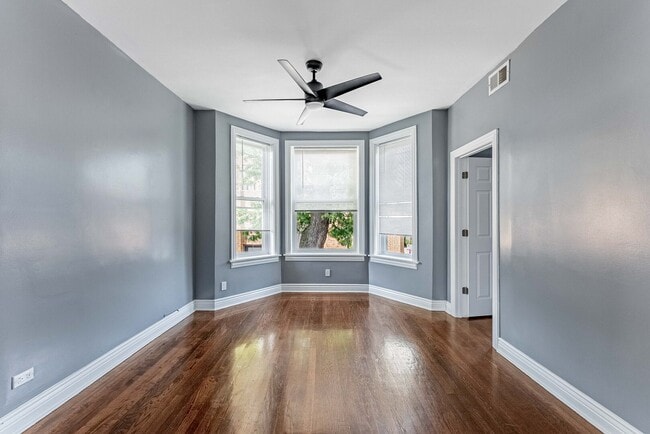 Photo - 3535 W Walnut St Unit 2