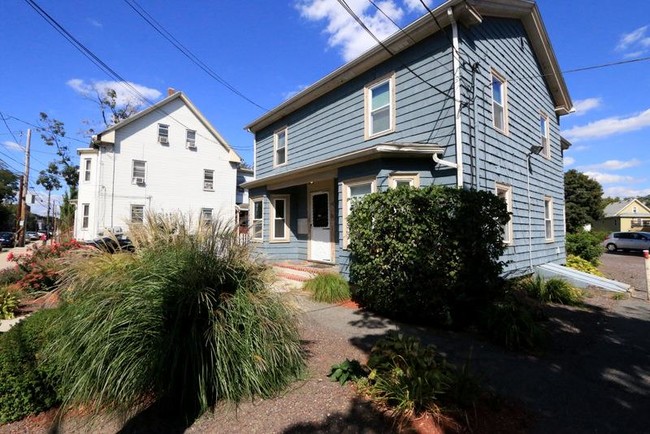 Building Photo - 213 Beacon St Unit 4