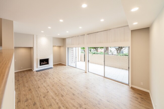 Building Photo - 5278 Lindley Ave Rental