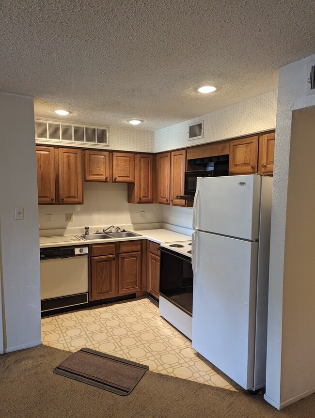 Photo - 10855 Meadowglen Ln Unit 1010