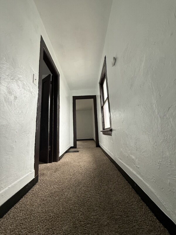 Photo - 1423 E 33rd St