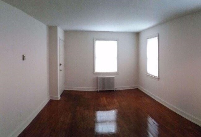 Photo - Red Top Flats