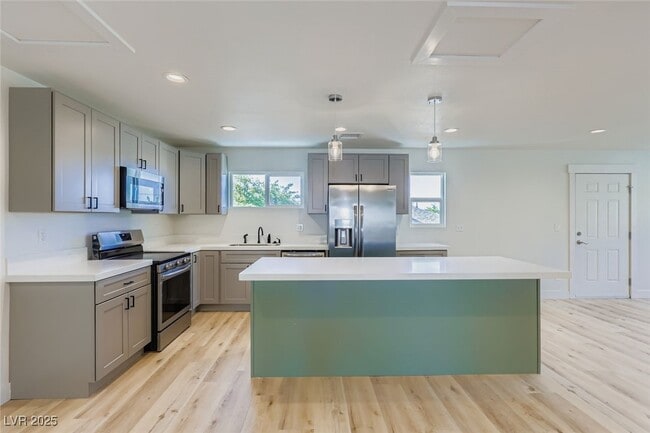Photo - 663 D Ave