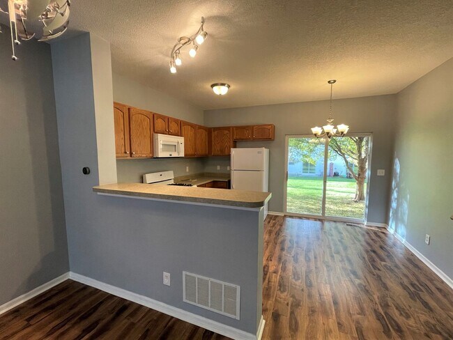1251 Hall Ln