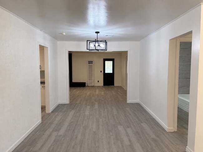 1417 Oxford Way