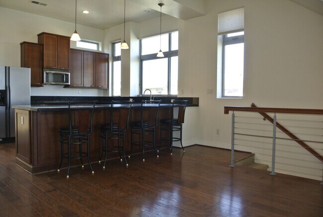 Photo - 3 Story town home with rooftop deck in Oce...