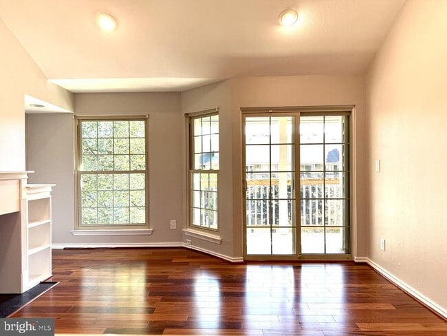 Photo - 3916 Penderview Dr Unit 435