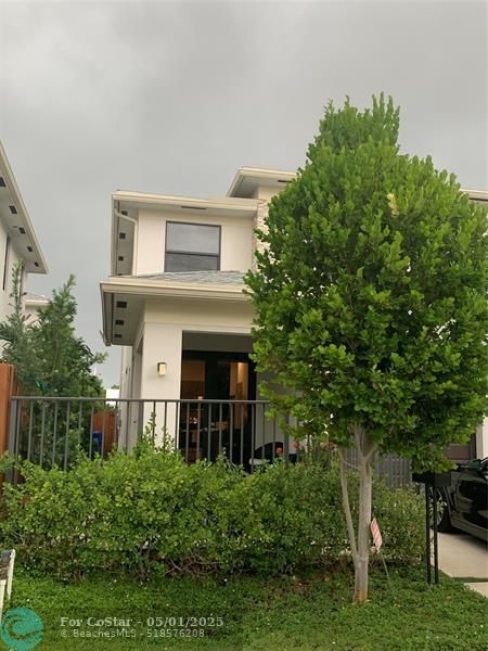 Photo - 1103 NE 3rd Ave Townhome