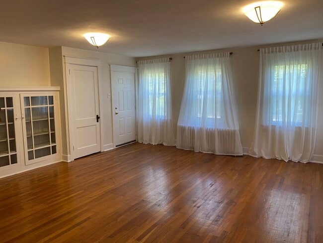 Photo - Open & Bright! 3 bedroom duplex