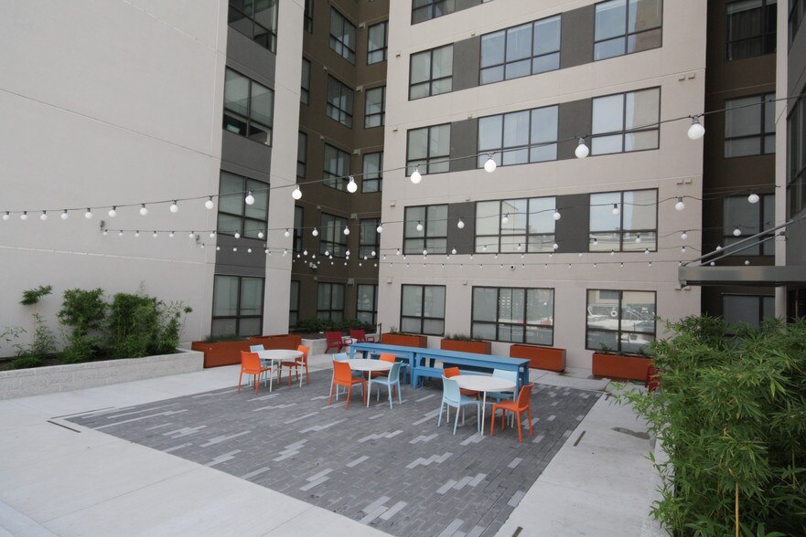 One12 Courtland Apartments For Rent in Atlanta, GA