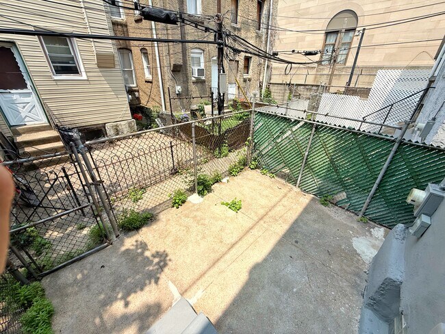 Photo - 1520 S Myrtlewood St