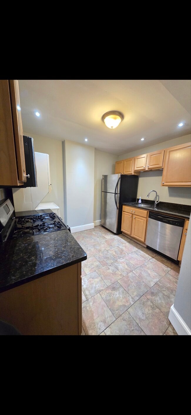 Kitchen - 547 Hamilton St Unit 1 Rear