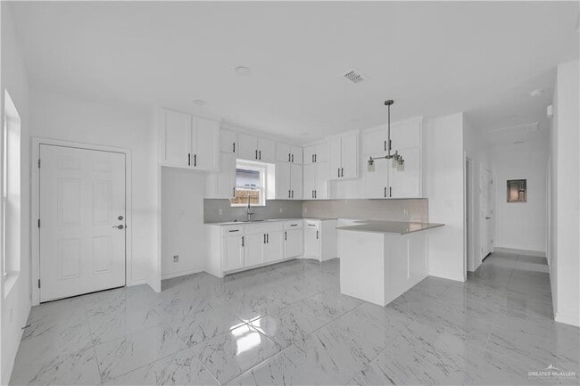 11403 N 24th St Unit 2