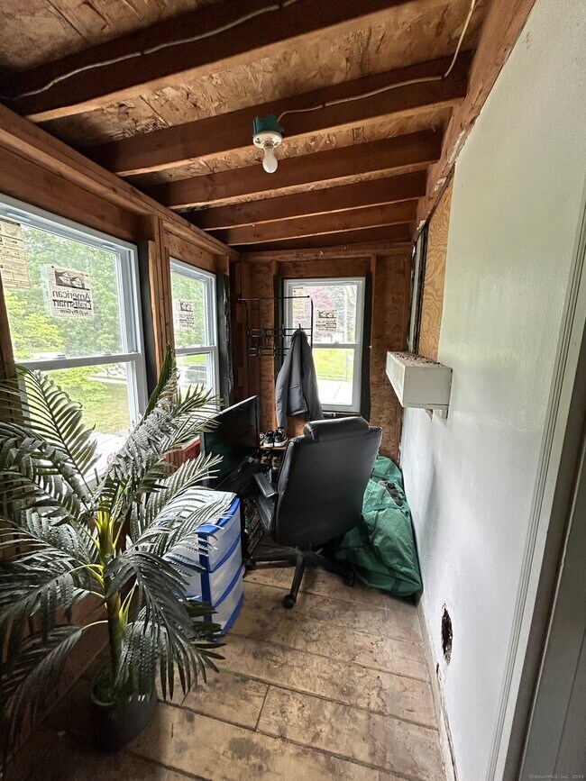 647 E Main St Apartment Torrington, CT