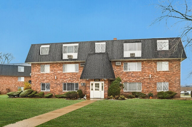 Building Photo - 17204 71st Ave Unit 1