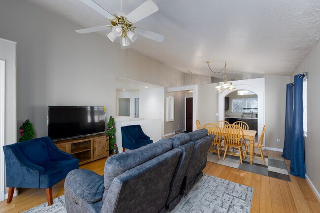 Photo - 11839 S Preamble Rd