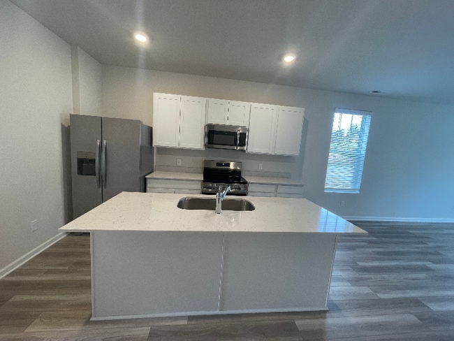 Photo - 1715 Manuka Ln