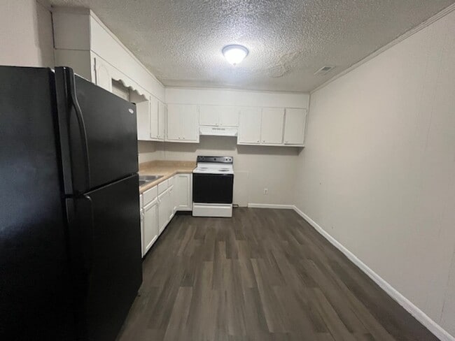 Photo - 904 Jamestown Dr