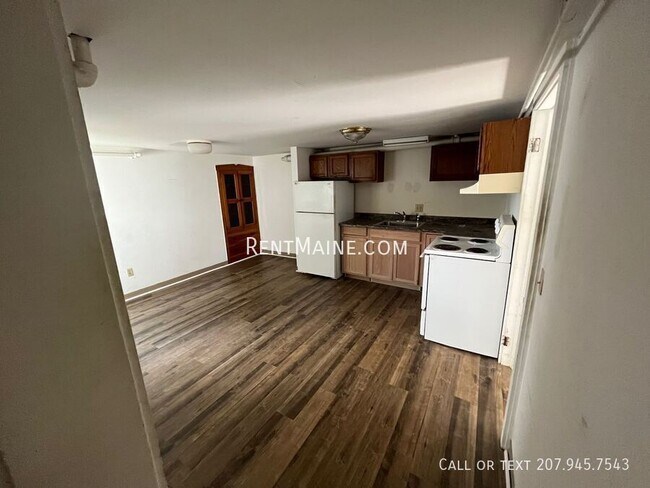 Building Photo - 2412 Western Ave Unit F