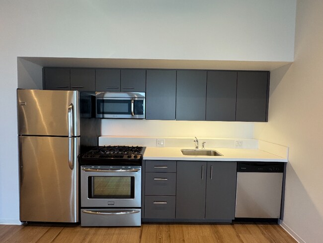 Photo - 1601 W Division St