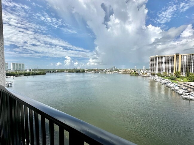Building Photo - 17150 N Bay Rd Unit 2908 Rental