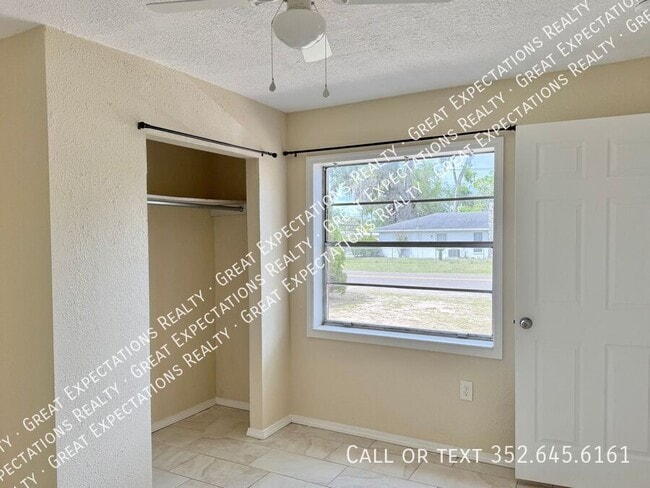 Photo - 1822 SW 6th St