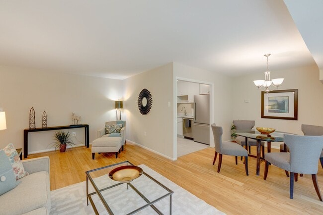 Building Photo - Lafayette Park Condominium | All Utilities Included | Pool, Tennis Court & Clubhouse Unit 101