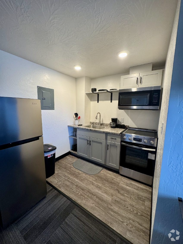 Building Photo - 316 E Flaming Gorge Way Rental