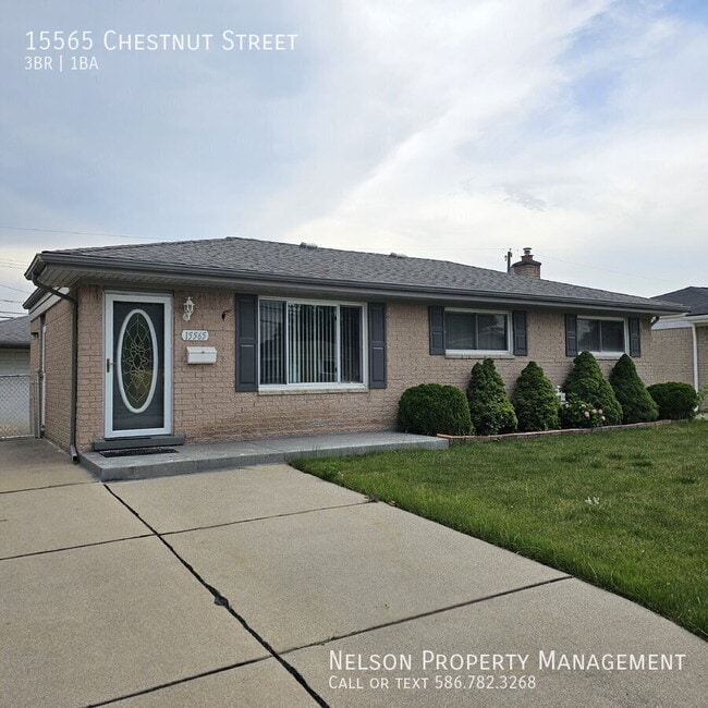 Photo - 15565 Chestnut St House